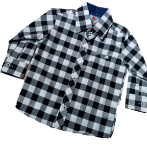 Camiseta a cuadros blanco y negro