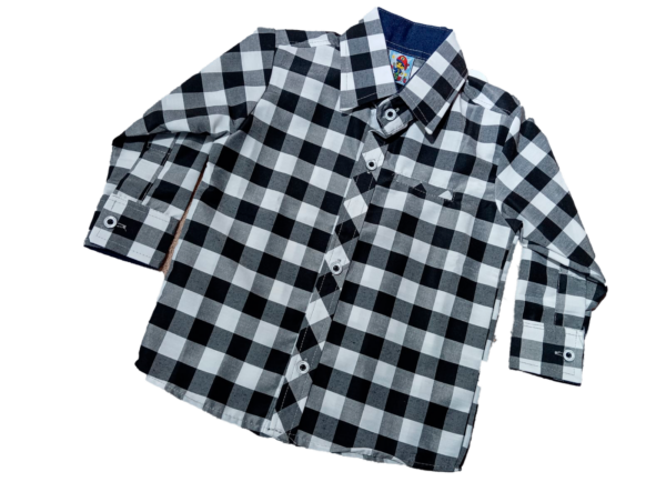 Camiseta a cuadros blanco y negro